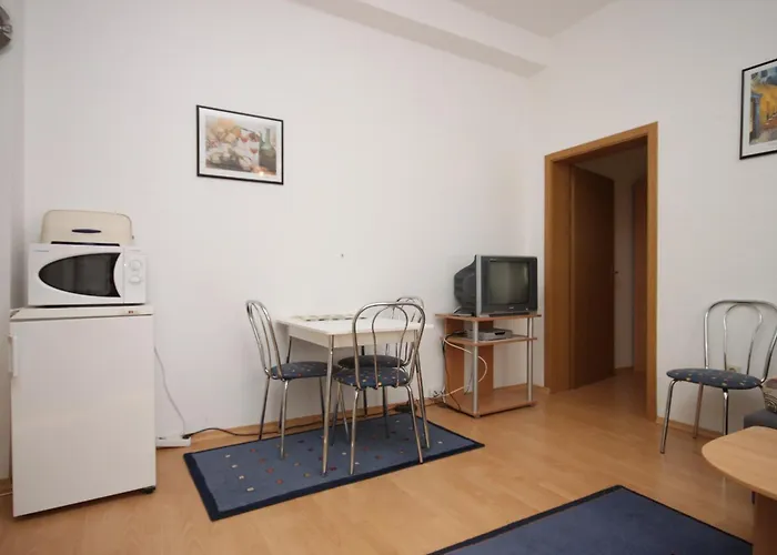 アパート With A Parking Space Gradac, Makarska - 6783 グラダツ